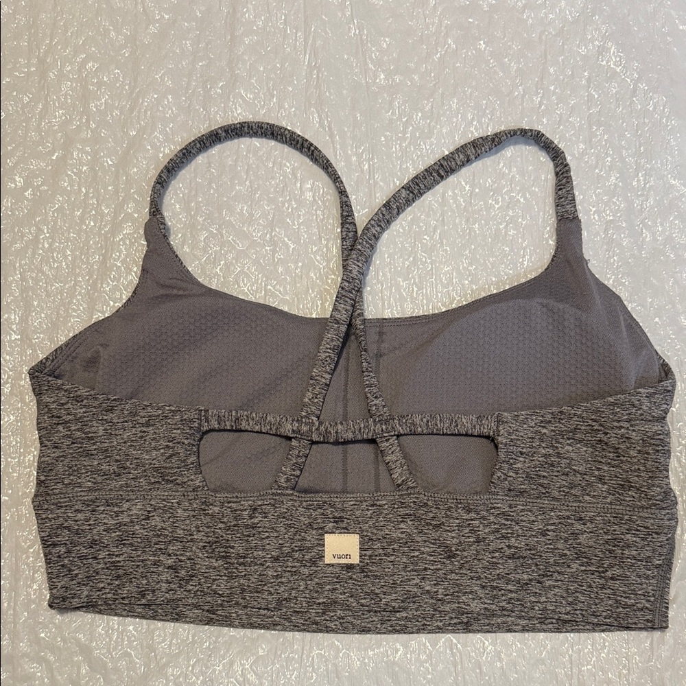 Vuori Longline Evolution Sports Bra - Picture 2 of 8